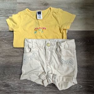 Gap Baby Yellow T-Shirt and Cream Shorts Set 18M